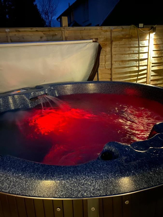 Grooms Cottage Outside Hot Tub Beith Экстерьер фото